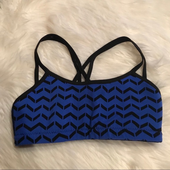 Nearly new Lucy strappy sports bra - Picture 2 of 8